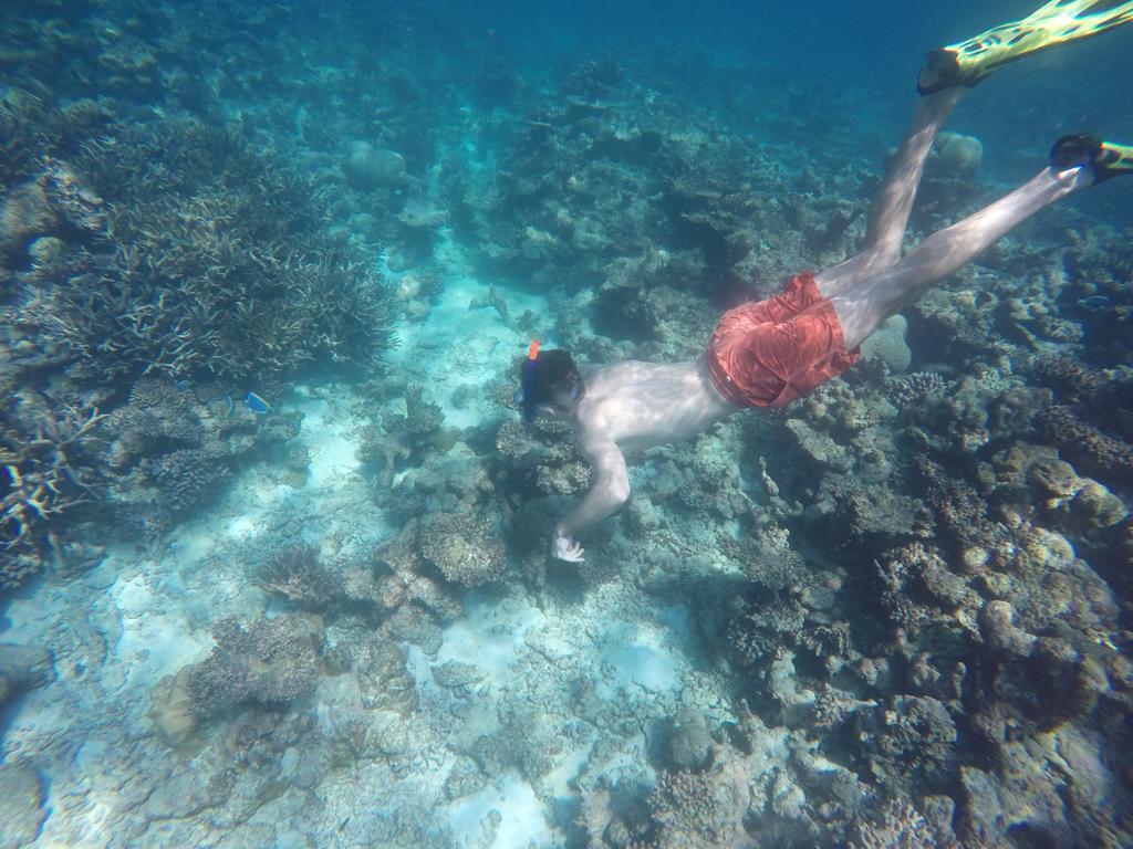 Holiday Mathiveri Inn Bagian luar foto