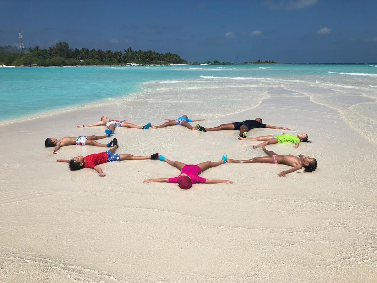 Holiday Mathiveri Inn Bagian luar foto