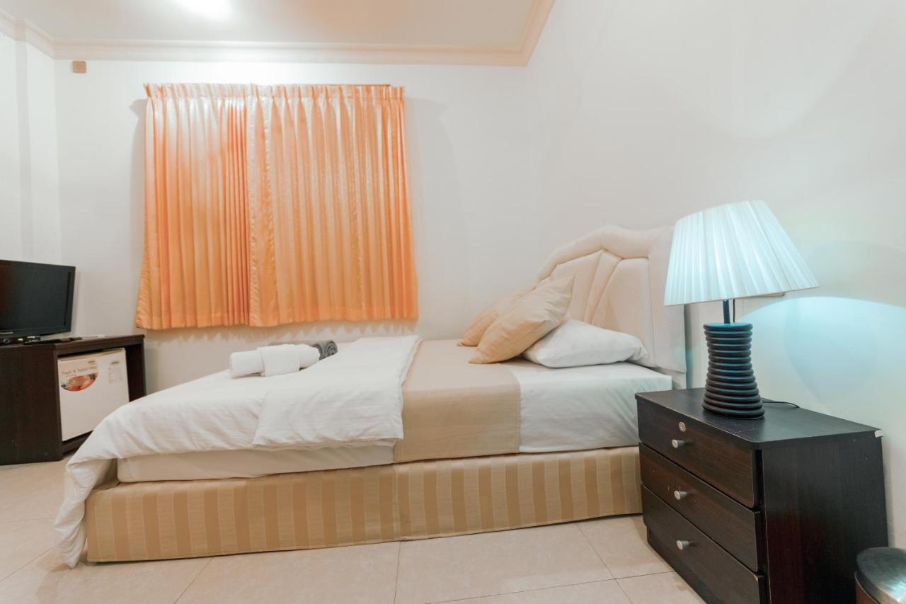 Holiday Mathiveri Inn Bagian luar foto